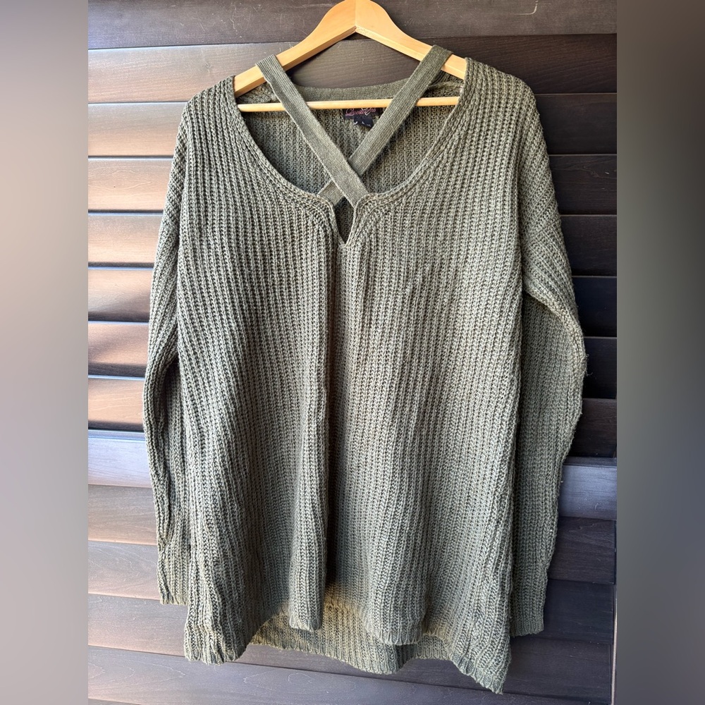 Questions Women's Large Olive Green Knit Sweater Criss Cross Neck